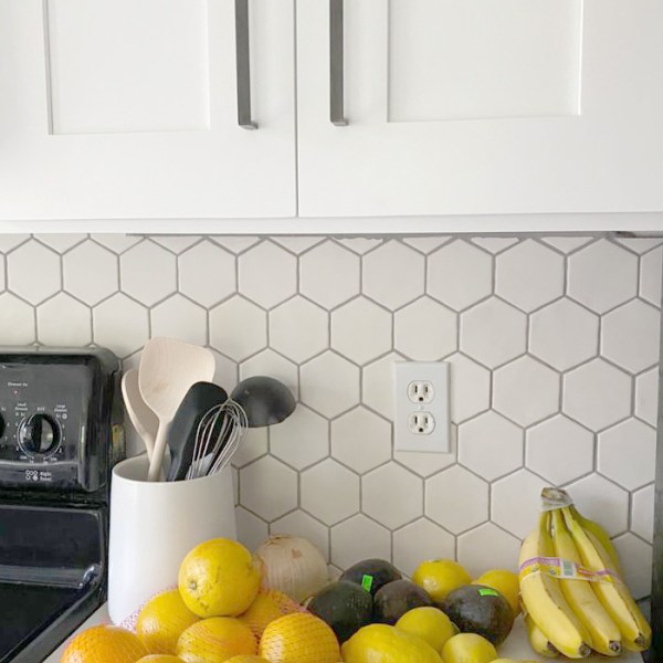 product2/amadis/artdeco/amadisartdecomattwhiteent2