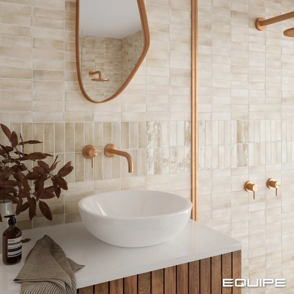 product2/equipe/coco/equipecococanvasglossmattbathroom
