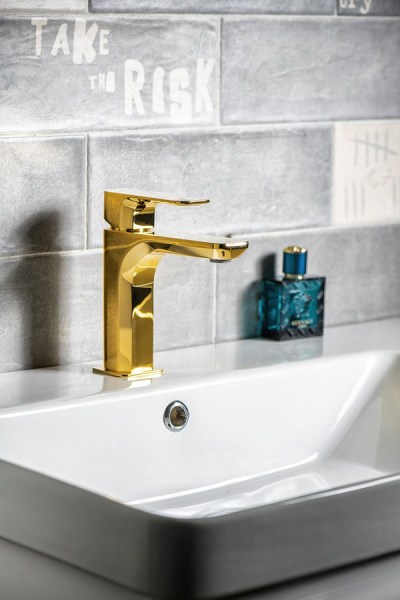 sapho/csapok/spy/saphospymosdocsapteleparanypy02172